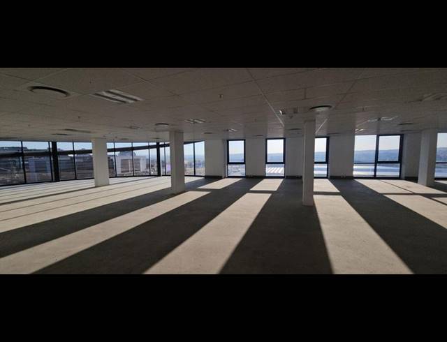 BUSINESS PROPERTY TO RENT IN VORNA VALLEY